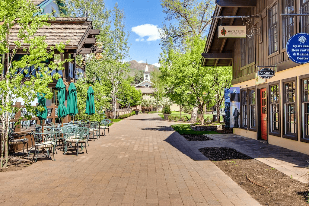 Wildflower Luxury - Image 35