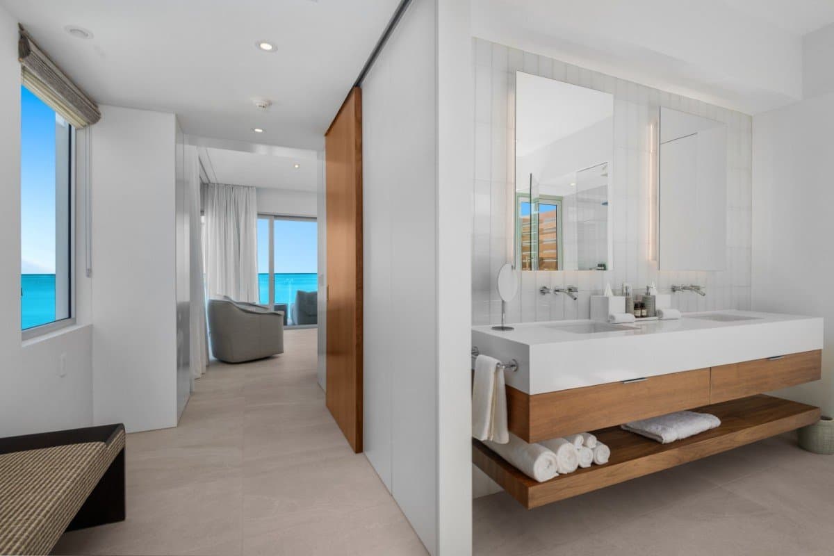 Grace Bay Five Bedroom Beachfront - Image 18