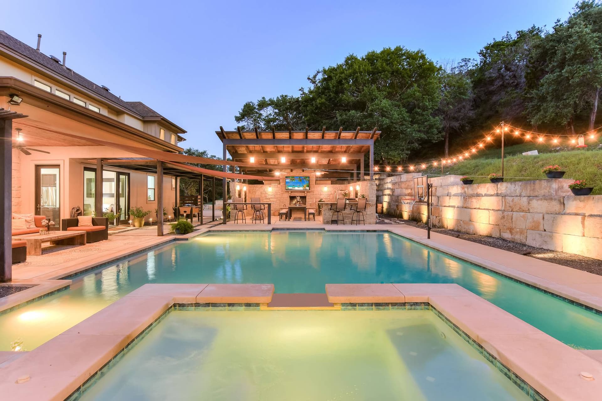 Hillside Oasis - Image 18