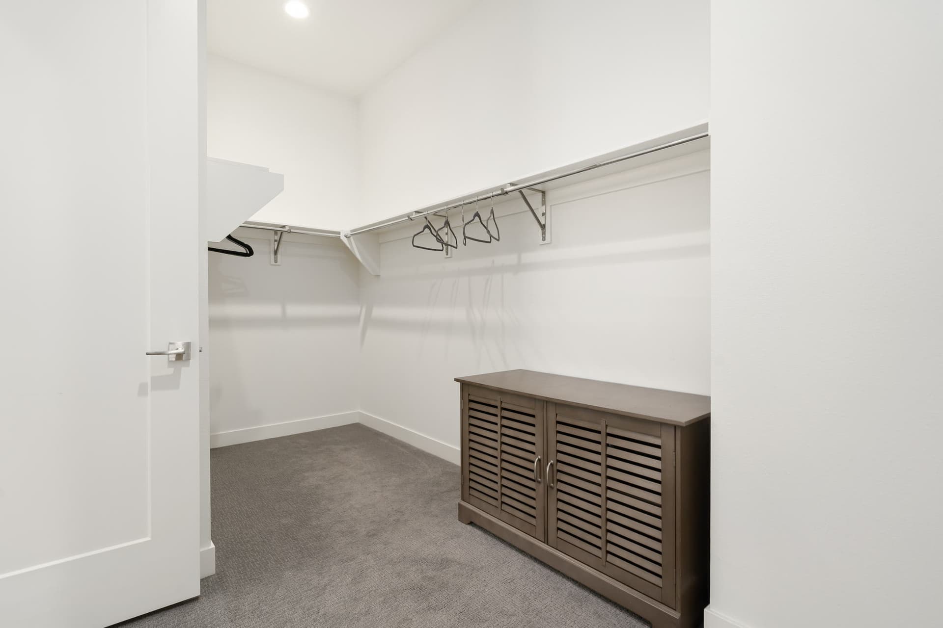 Stay Savvy in Palm Desert - Image 22