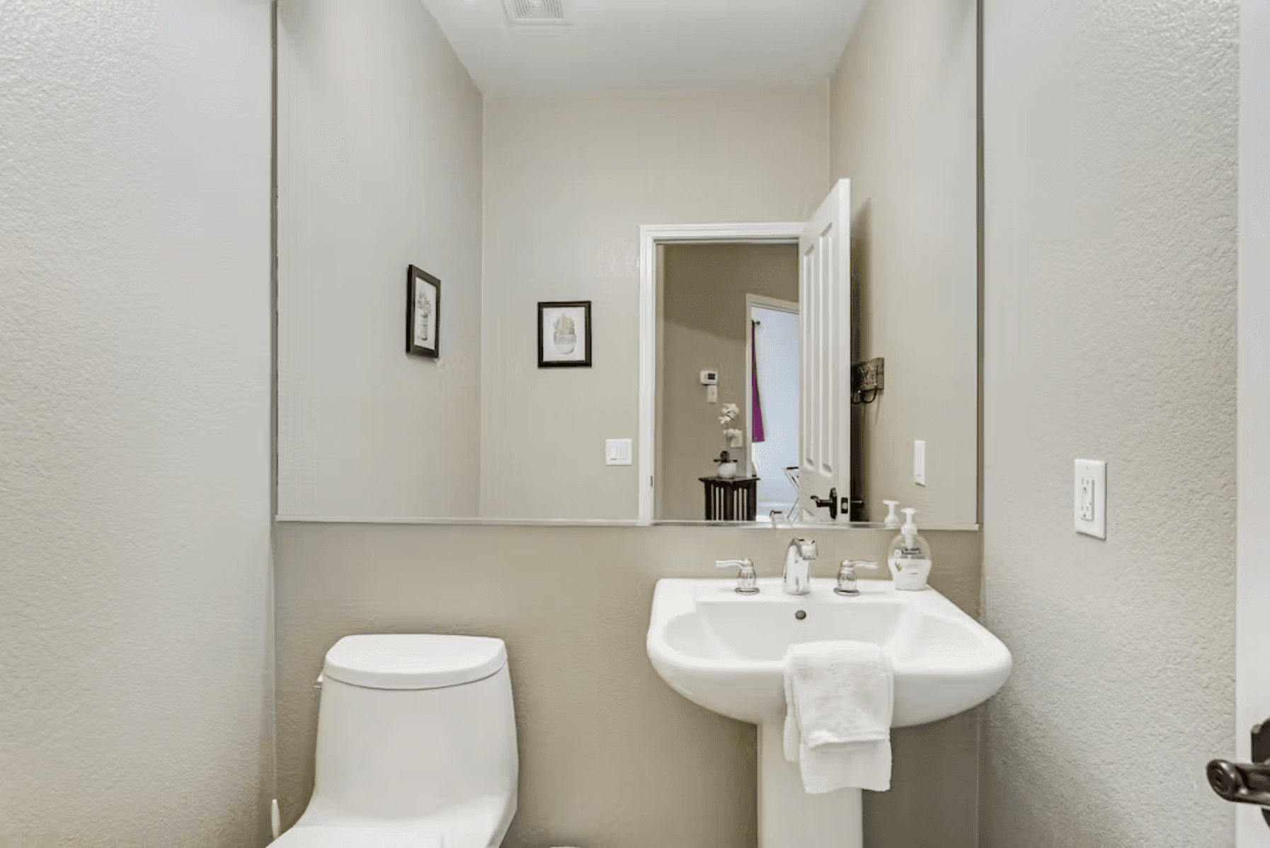 Desert Delight Home - Image 11