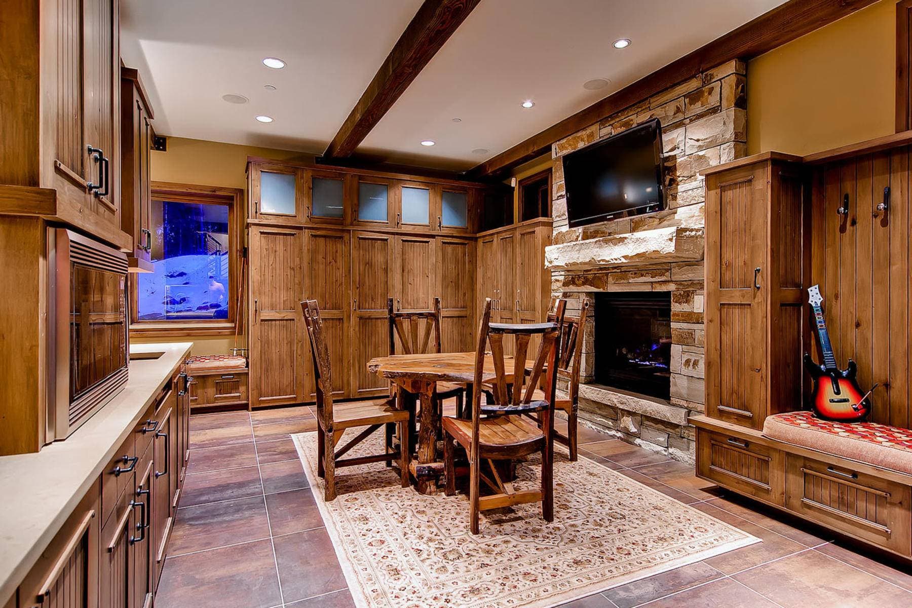 Warming Hut - Image 18