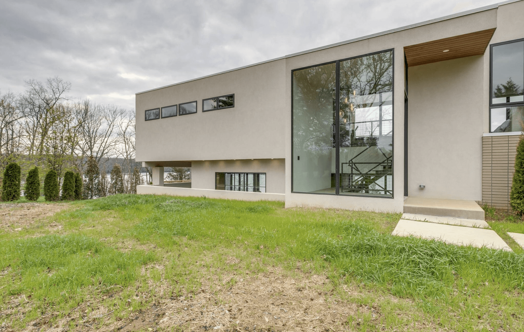 Nashville Lakeside Modern - Image 4