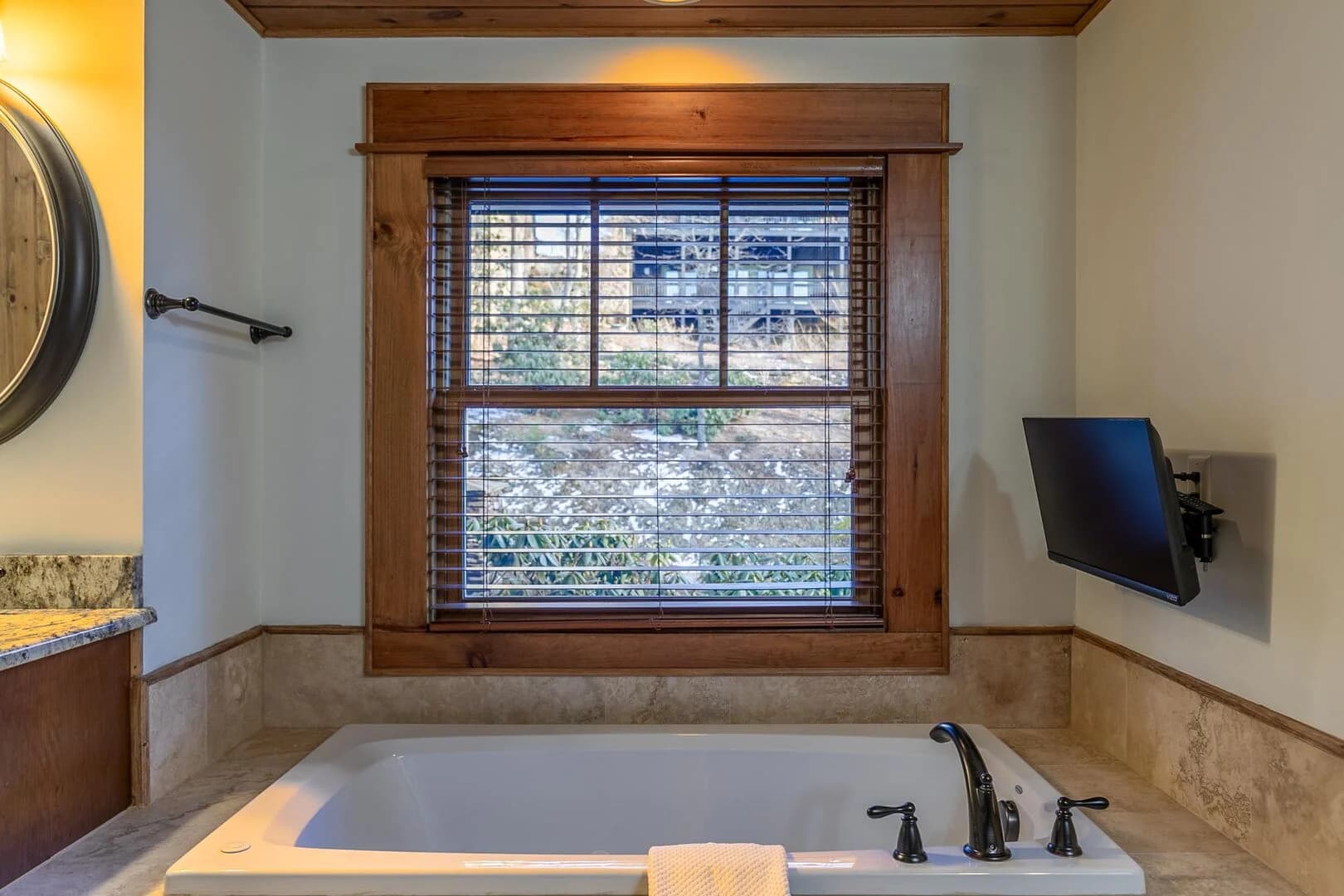 Blue Hole Lodge - Image 25