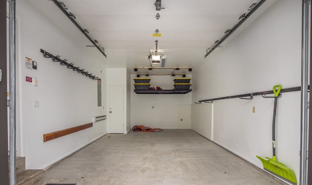 Running Bear Home - Image 26