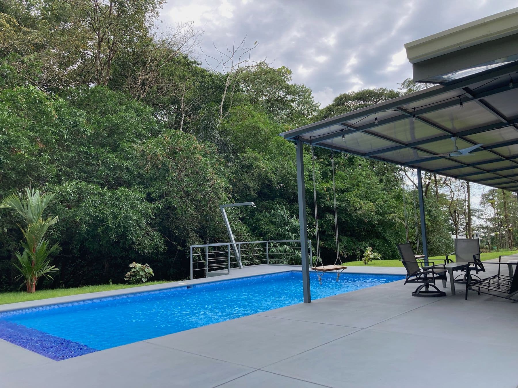 South Family Home - Image 10