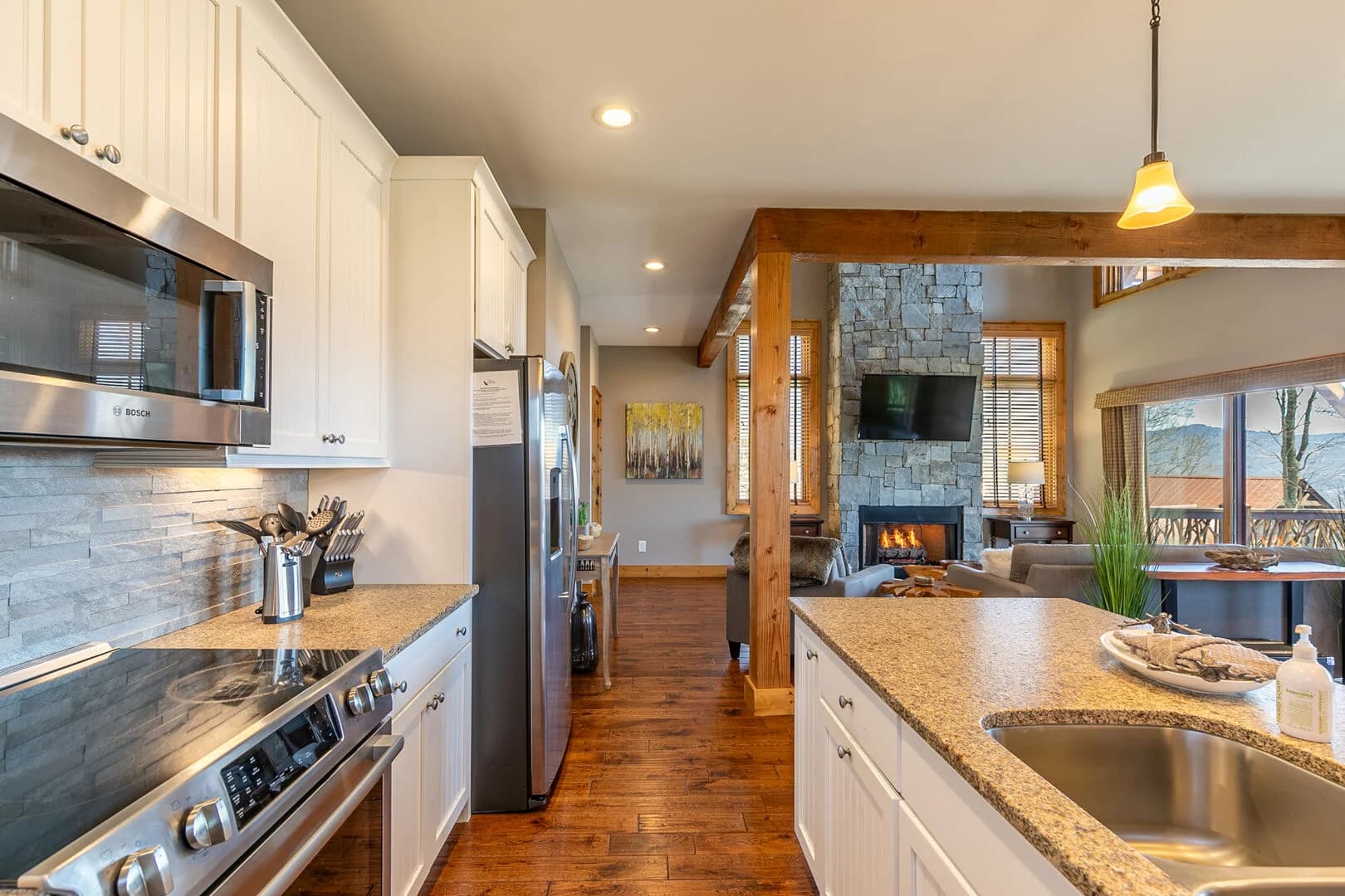 Grin Inn Bear - Image 6