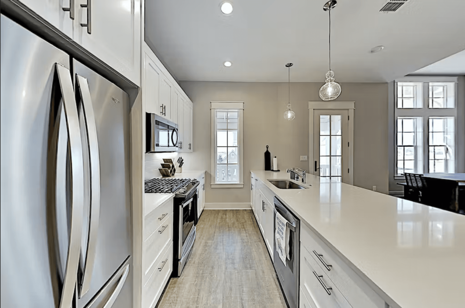 Sleek Beach Home - Image 8