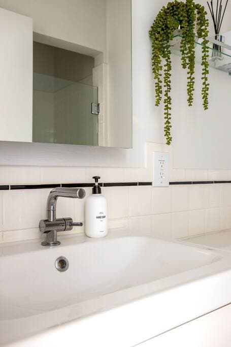 Golden Gem House - Image 49