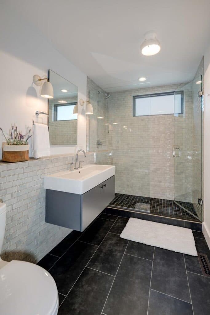 Lake Cabin #12 - Image 8