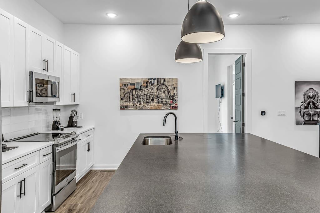 Highland Station - Image 9