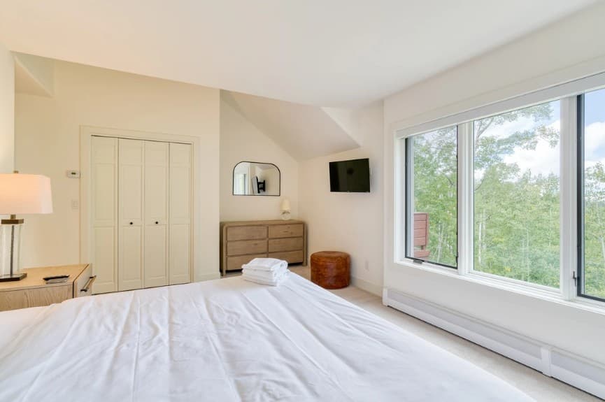 Emerald Elk at Village Creek - Image 9