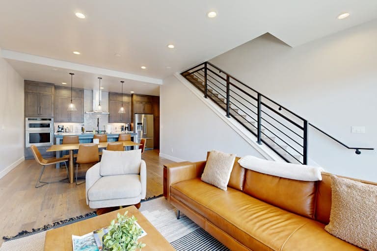 Luxury Hideout Overlook - Image 2