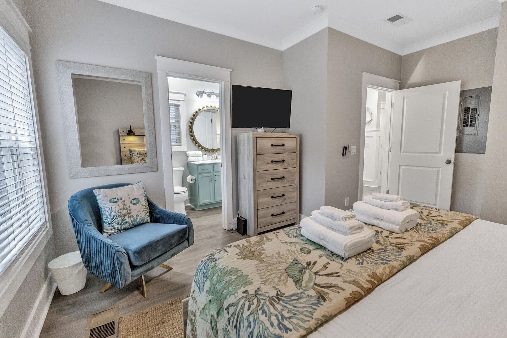 Sunshine Beach Home - Image 40