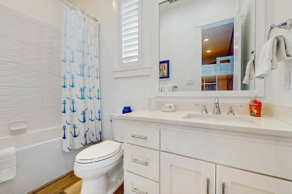 Sea*Renity Now - Image 17