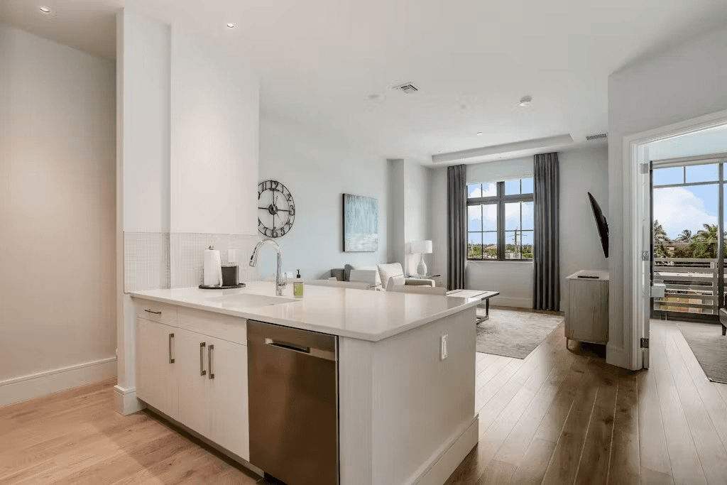 Heart of Naples - Image 5