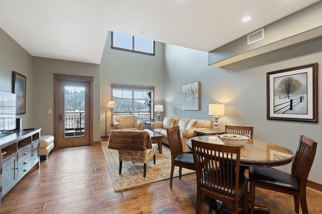 Fabulous Riverstone Retreat - Image 19