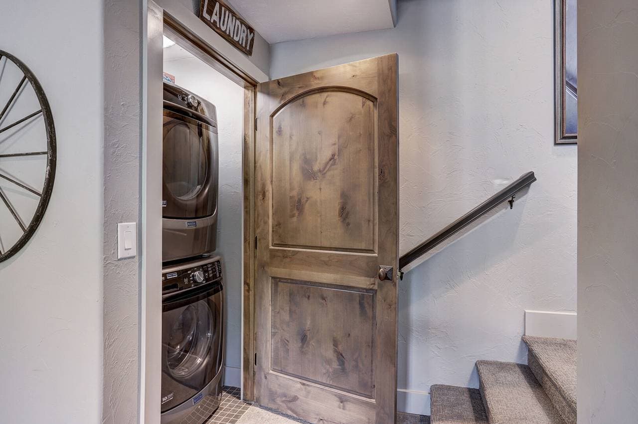 Creekside Escape - Image 38