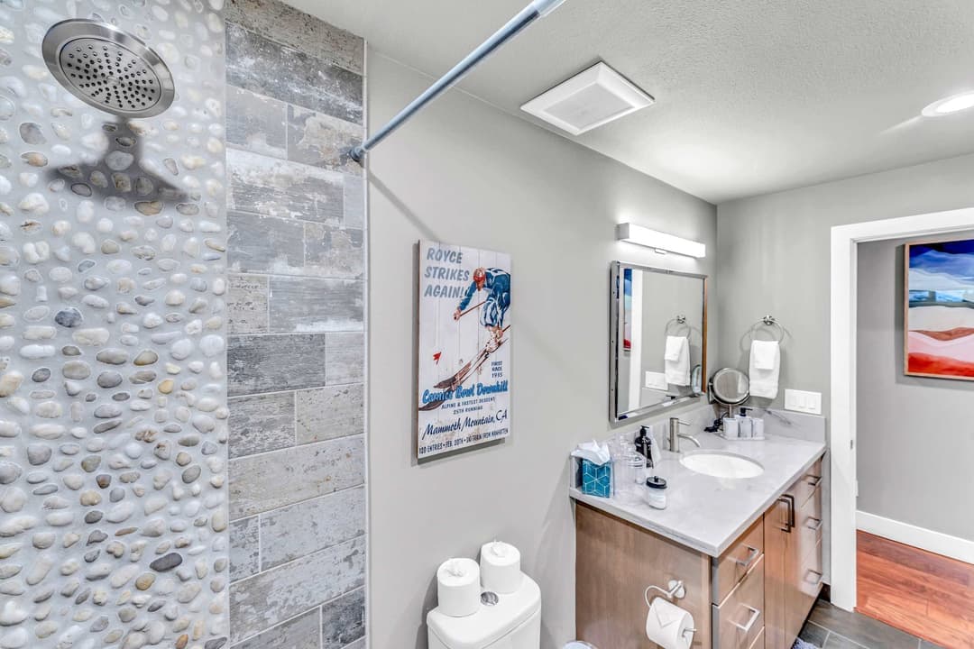 Upscale Incline Village Home - Image 26