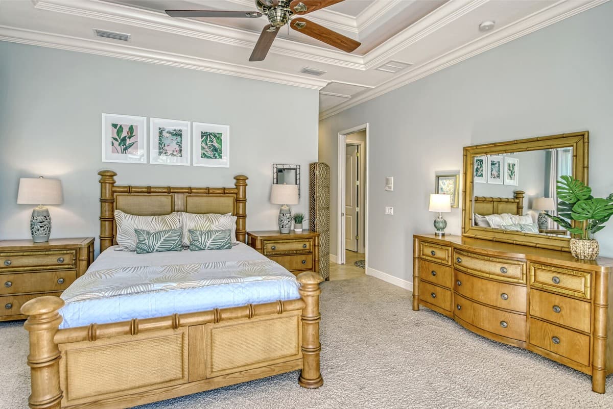 Sunburst Courtyard - Image 35