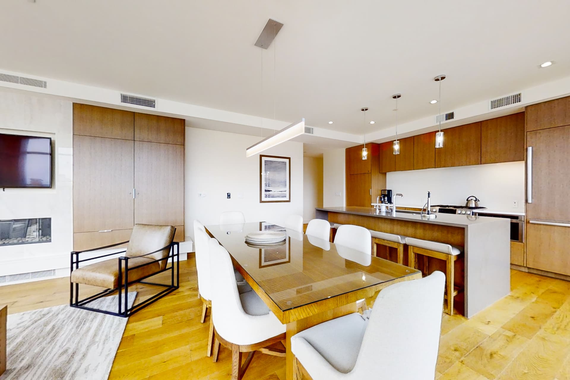 Lift 402 Home - Image 5