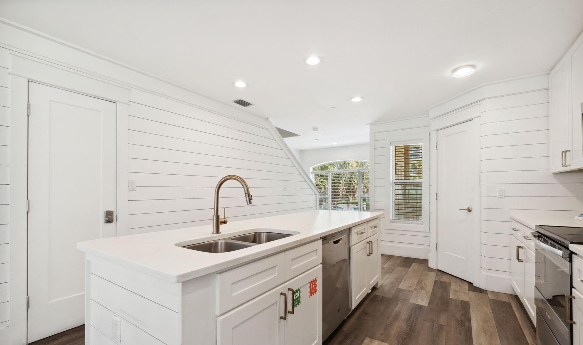 Silver Beach Retreat - Image 11