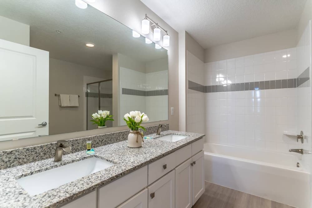 Cay Comfort Suite - Image 16