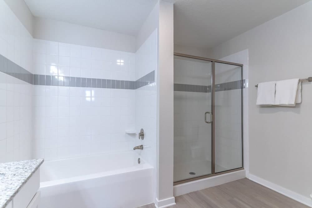 Cay Comfort Suite - Image 17