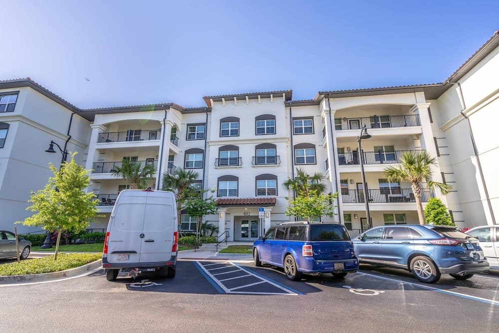 Cay Comfort Suite - Image 33