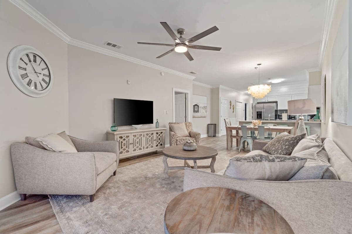 Hampshire Condo #406 - Image 4