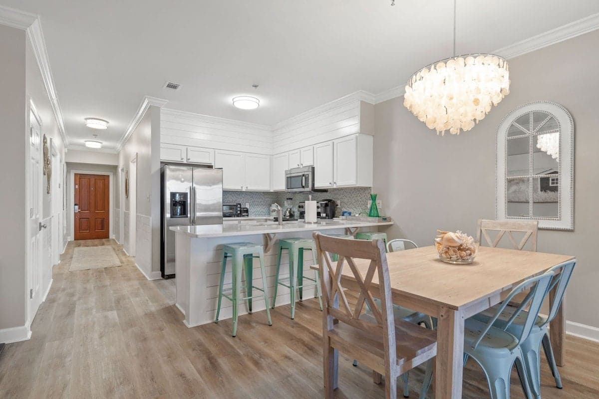 Hampshire Condo #406 - Image 3