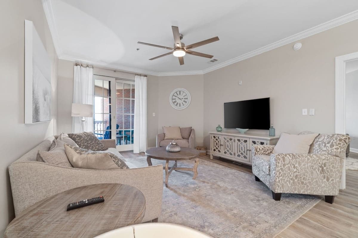 Hampshire Condo #406 - Image 5