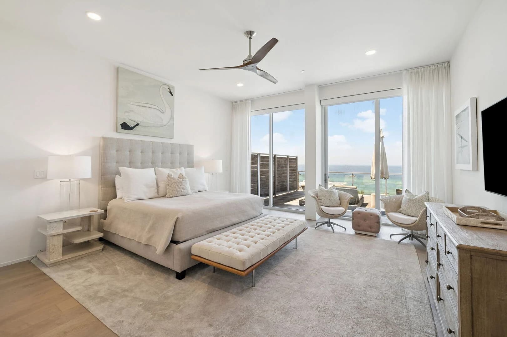 Viridian Penthouse #402 - Image 4