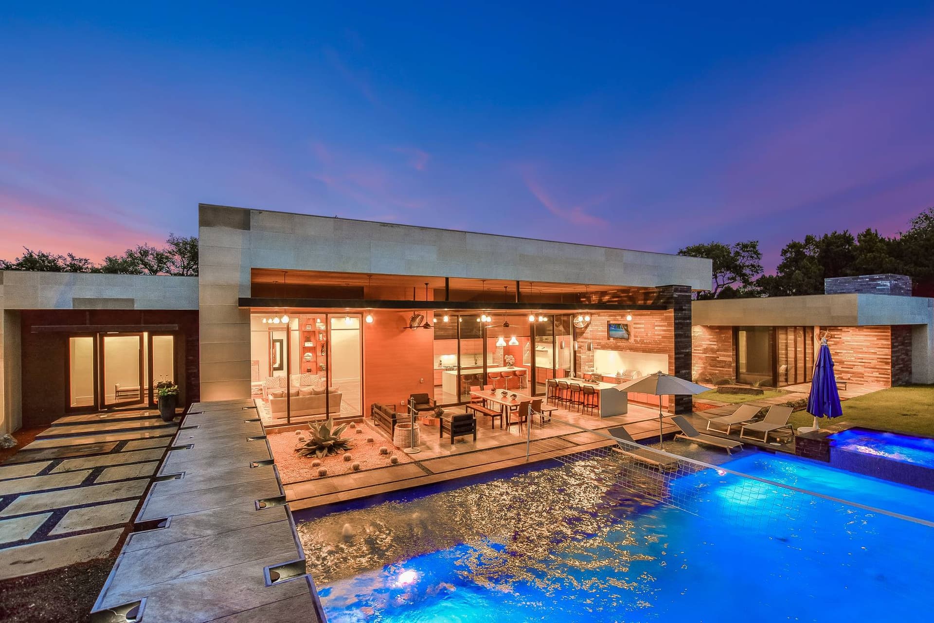 Austin Pinnacle - Image 3