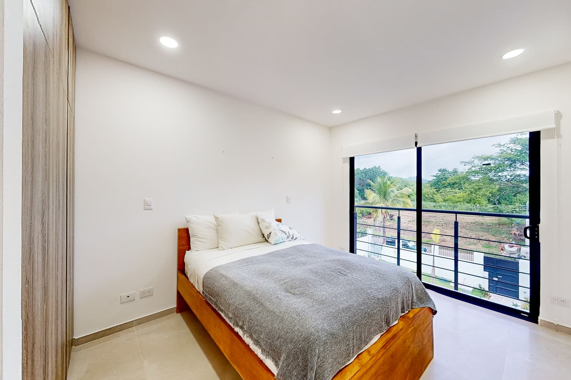 Coral Deluxe - Image 21