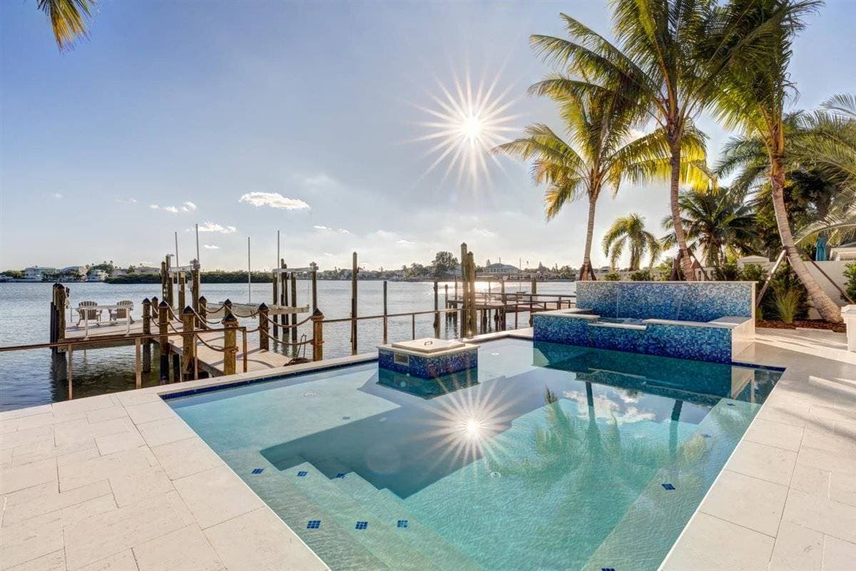 Bayside Paradise Mansion - Image 79