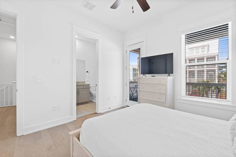 Charming Blue Haven - Image 20