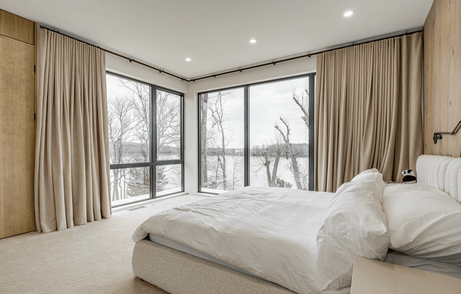 Nashville Lakeside Modern - Image 54