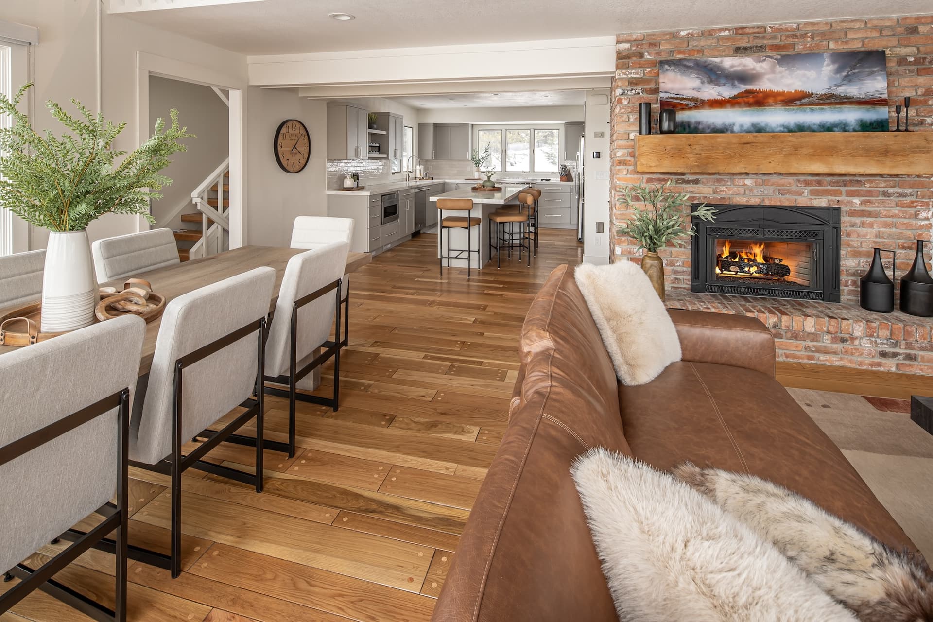 Lone Mountain Lookout - Image 4