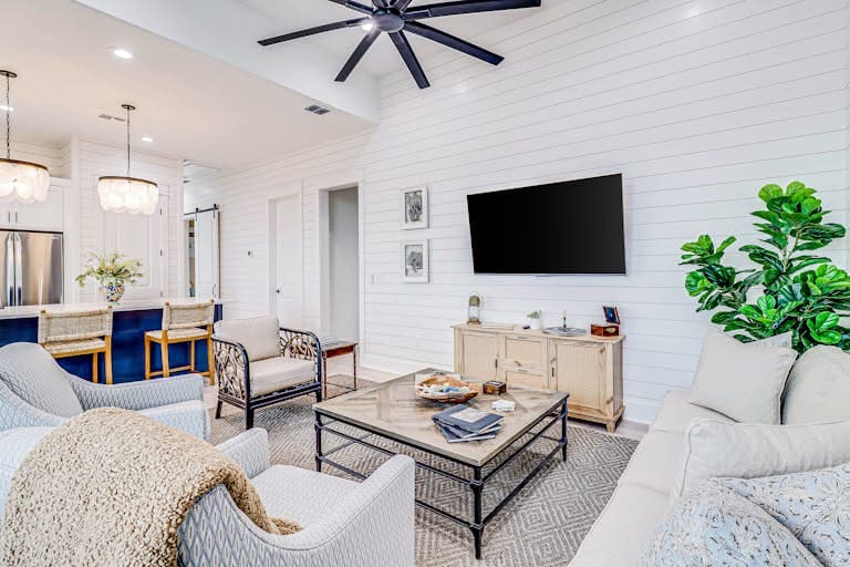 Commodore’s Hideout - Image 7