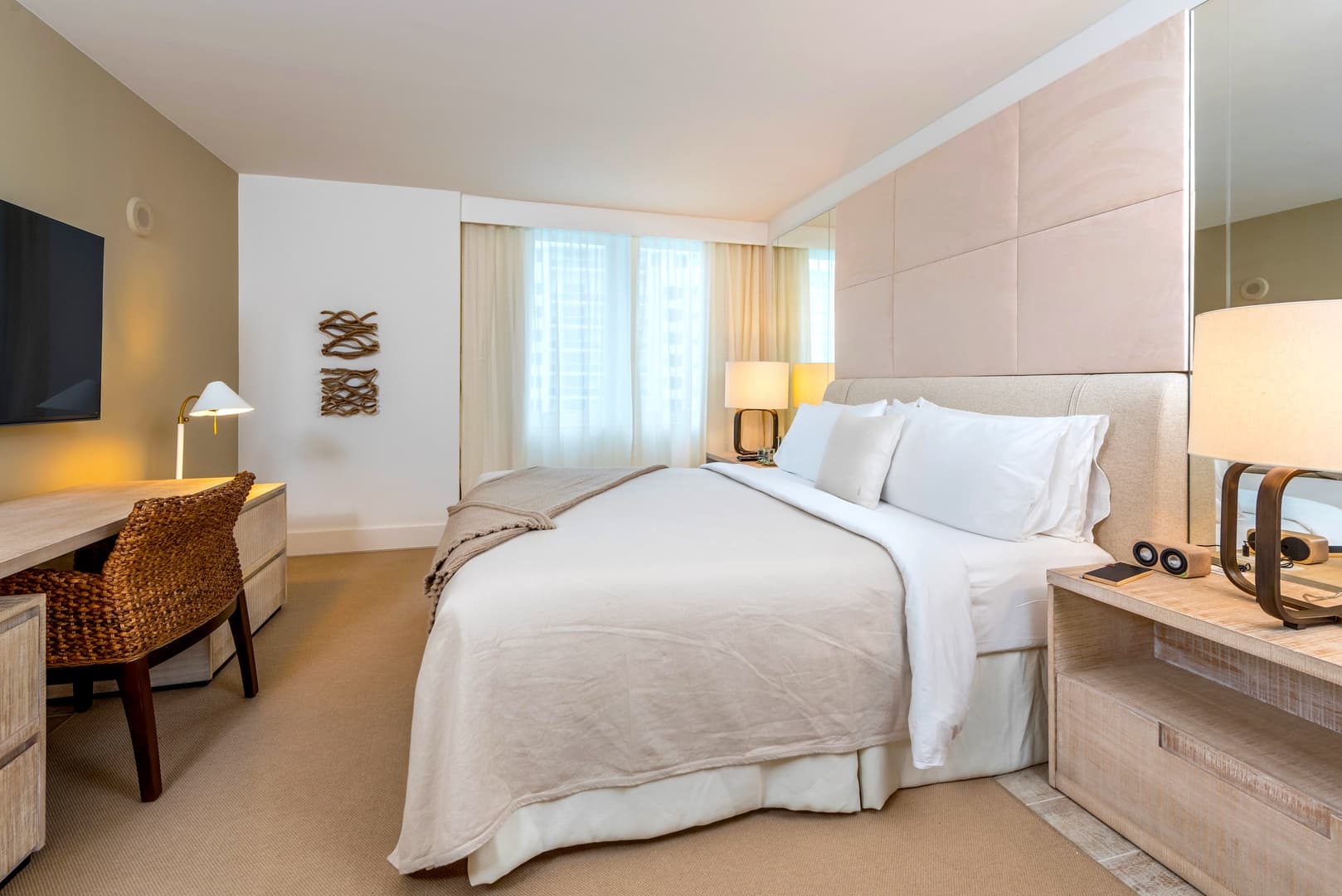 1 Hotel & Homes Condo #906 - Image 6