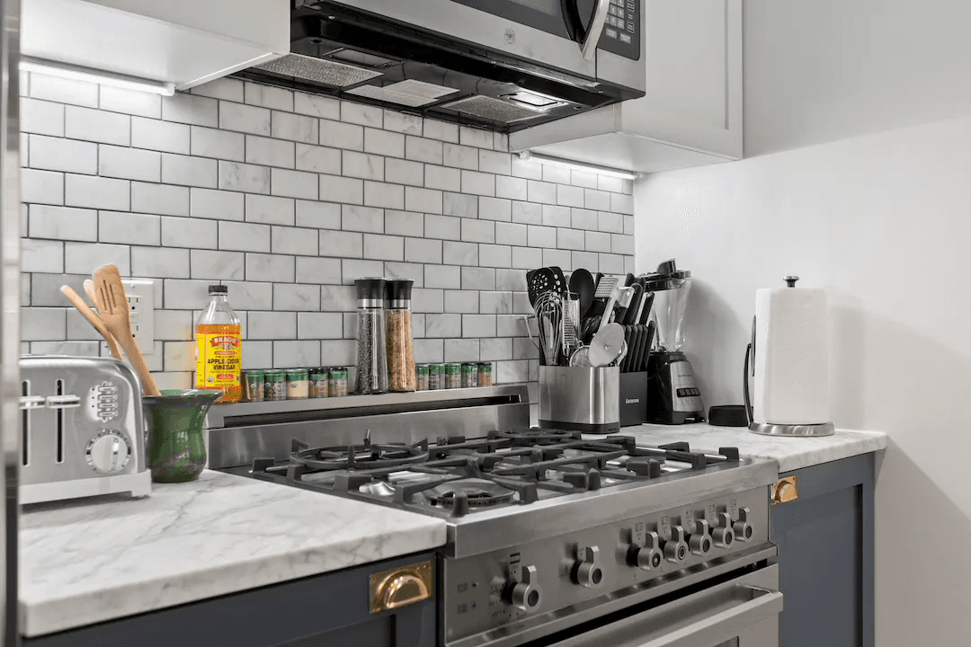 Linden Place II - Image 16