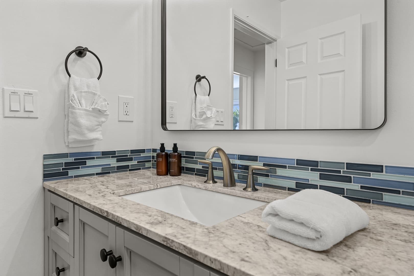 Pacific Beach Retreat - Image 30