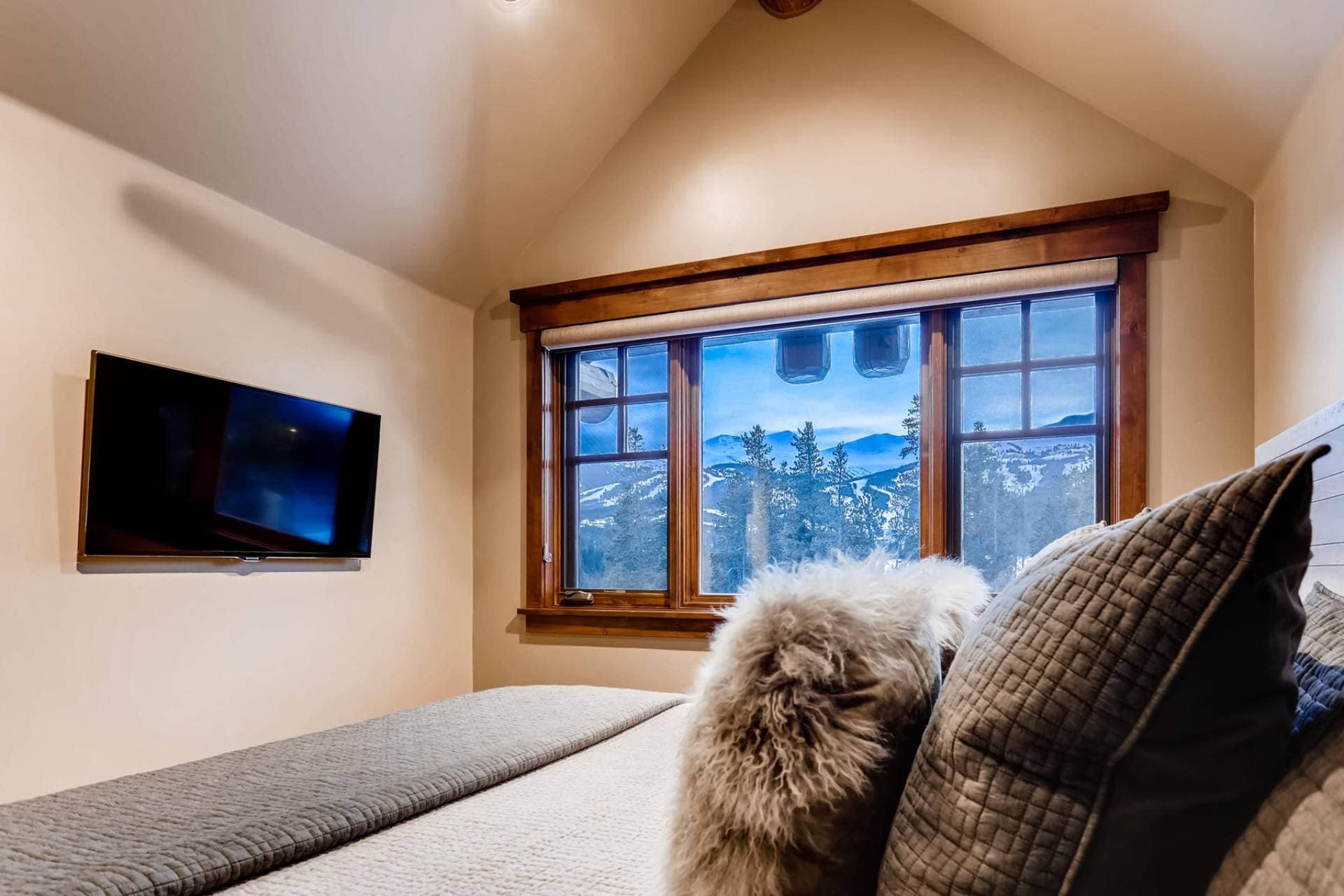 Monarch Place - Image 18