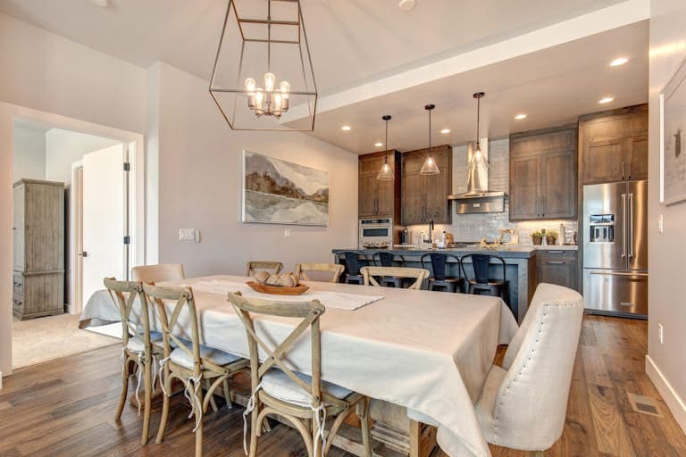 Hideout Hideaway - Image 5