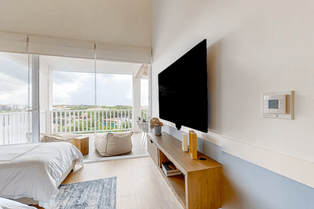 Blue House 305 - Image 16