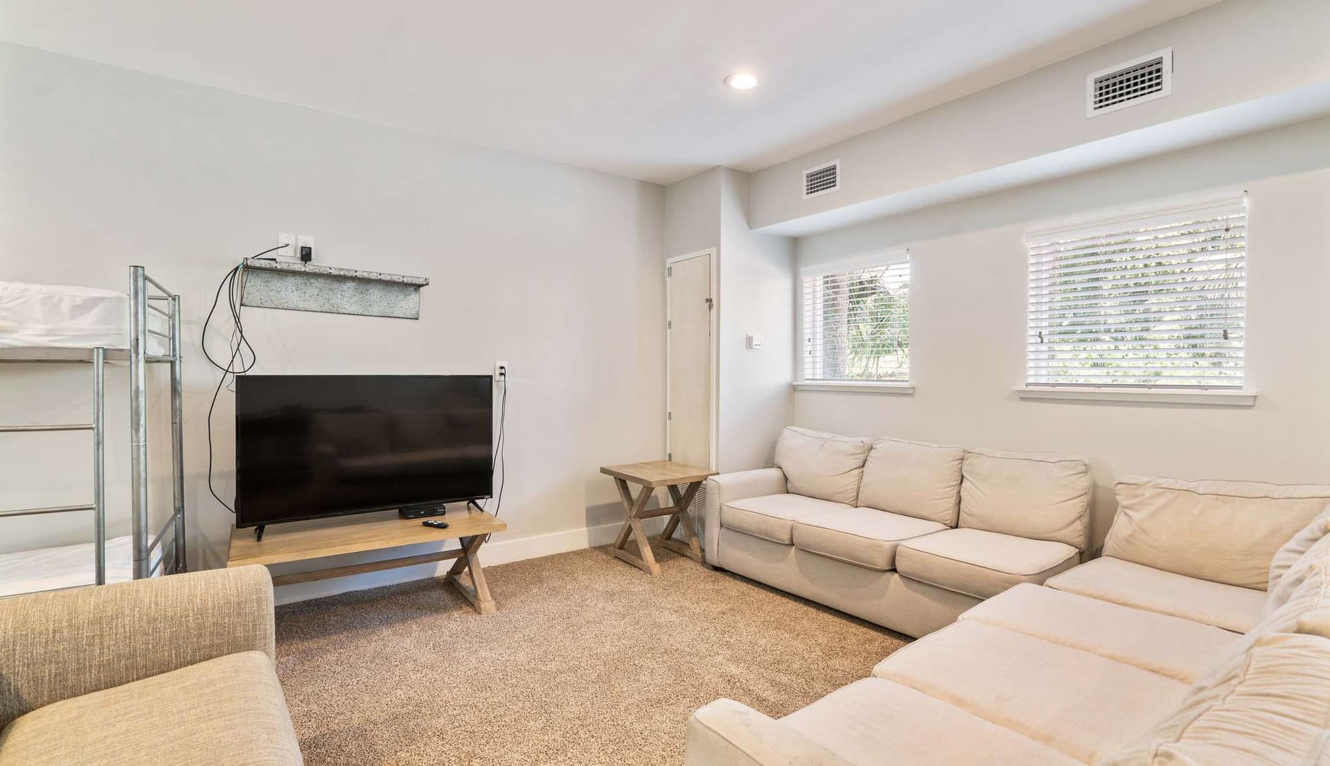 Latitudes Manor - Image 45