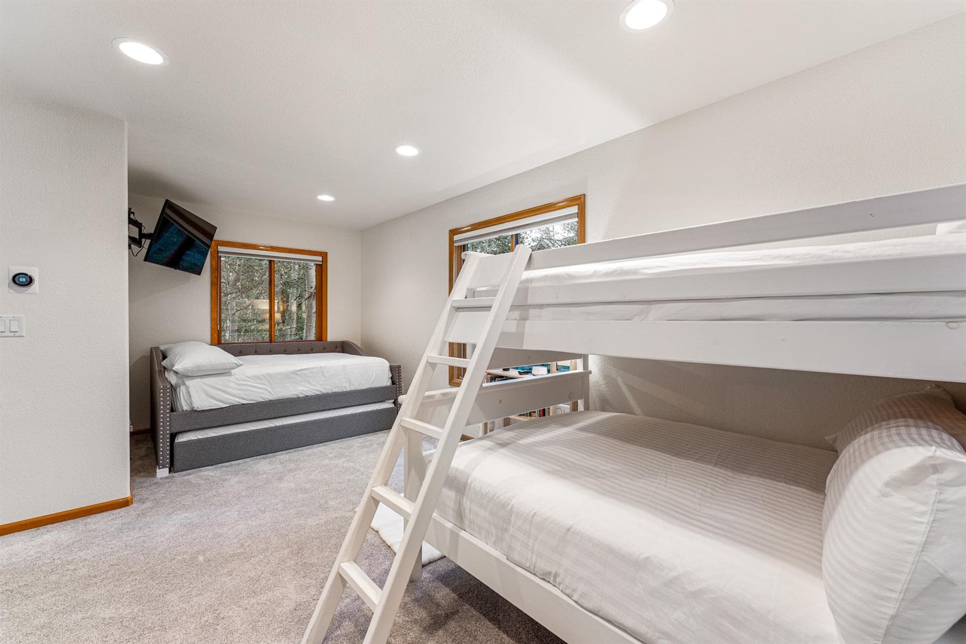 Burgundy House - Image 46