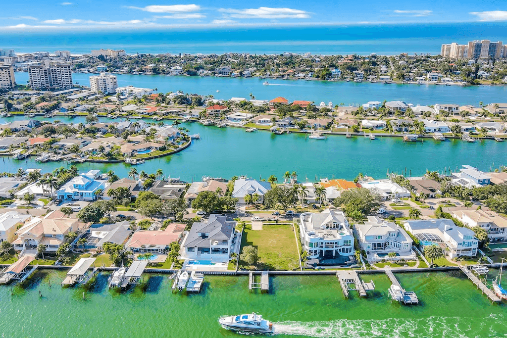 Island Estate Waterfront Villa - Image 40