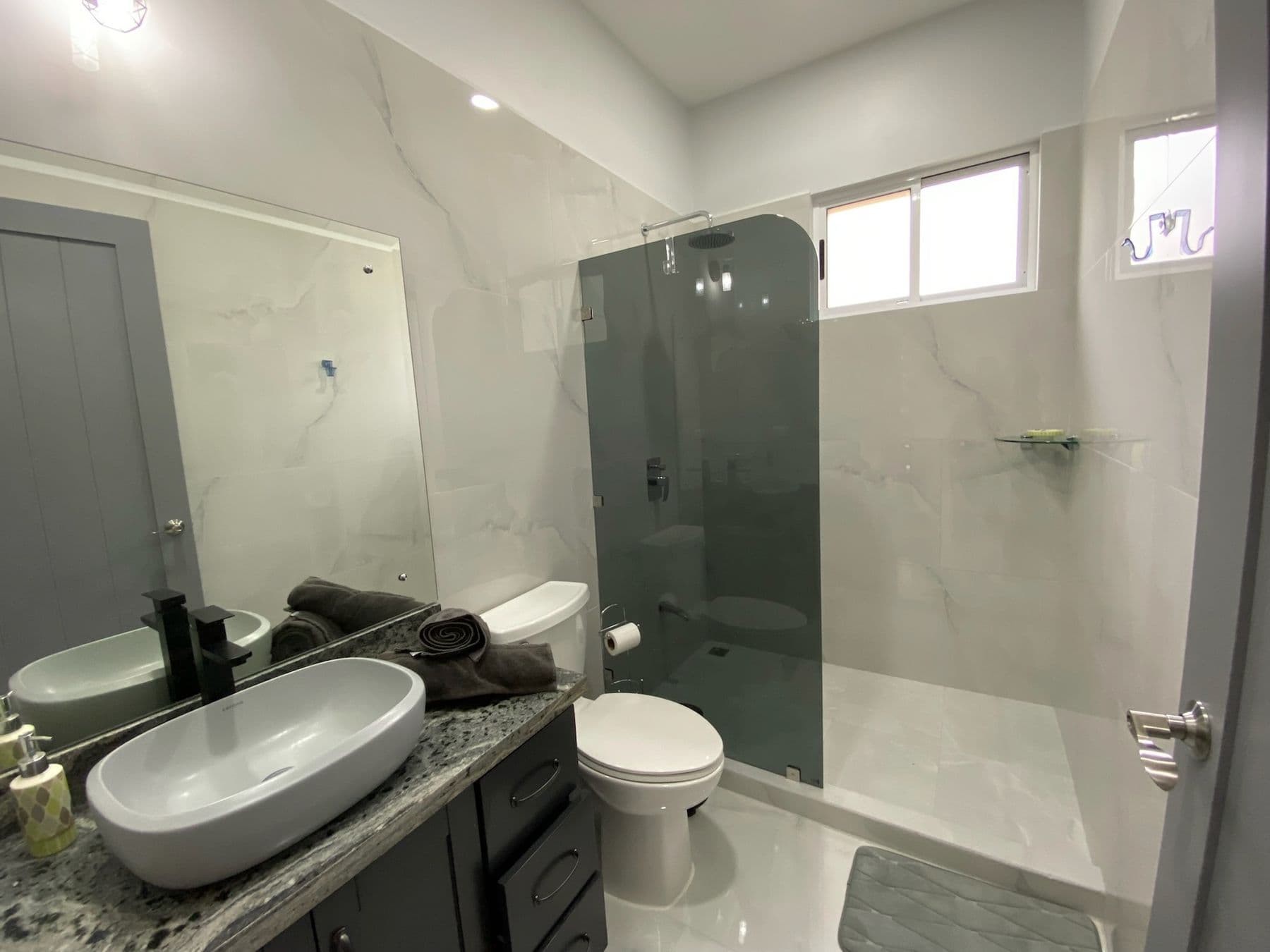 South Family Home - Image 23